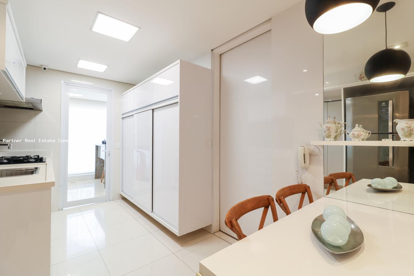 Apartamento à venda com 3 quartos, 134m² - Foto 10