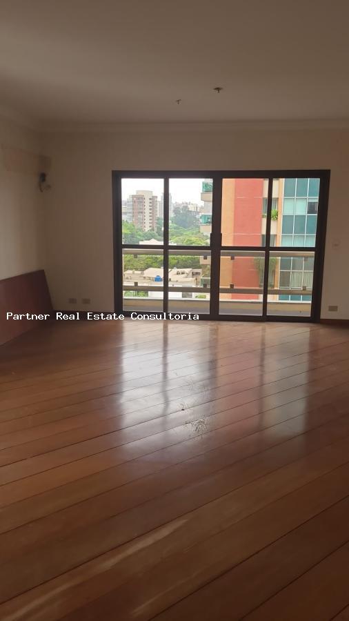 Apartamento à venda com 3 quartos, 200m² - Foto 4