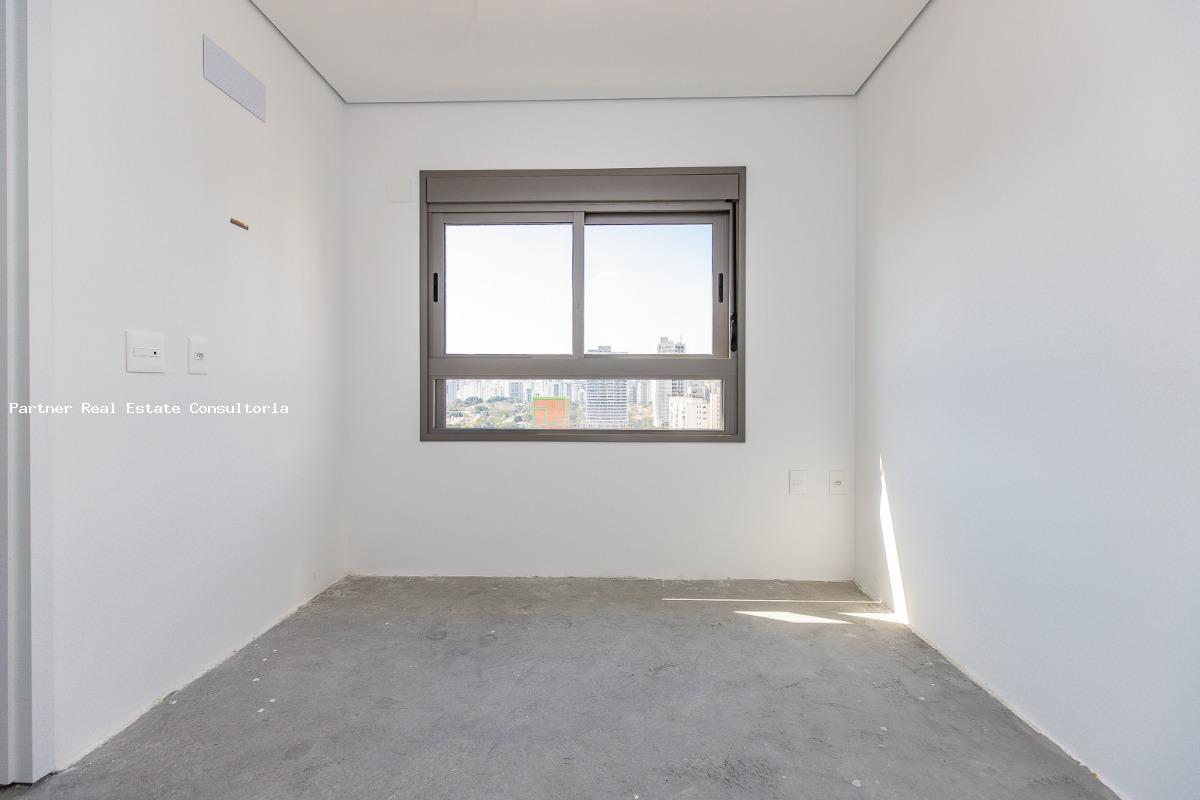 Apartamento à venda com 4 quartos, 232m² - Foto 2