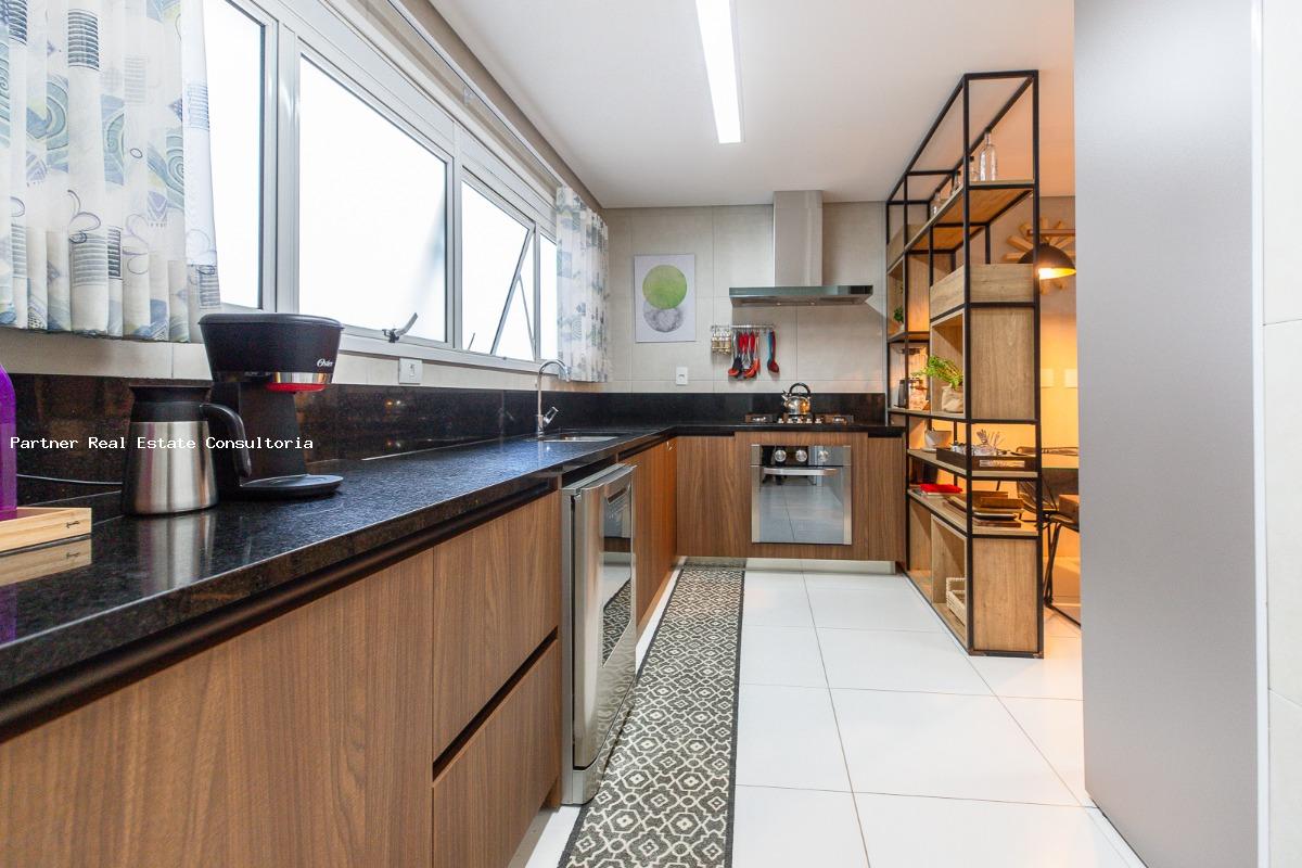 Apartamento à venda com 4 quartos, 243m² - Foto 9