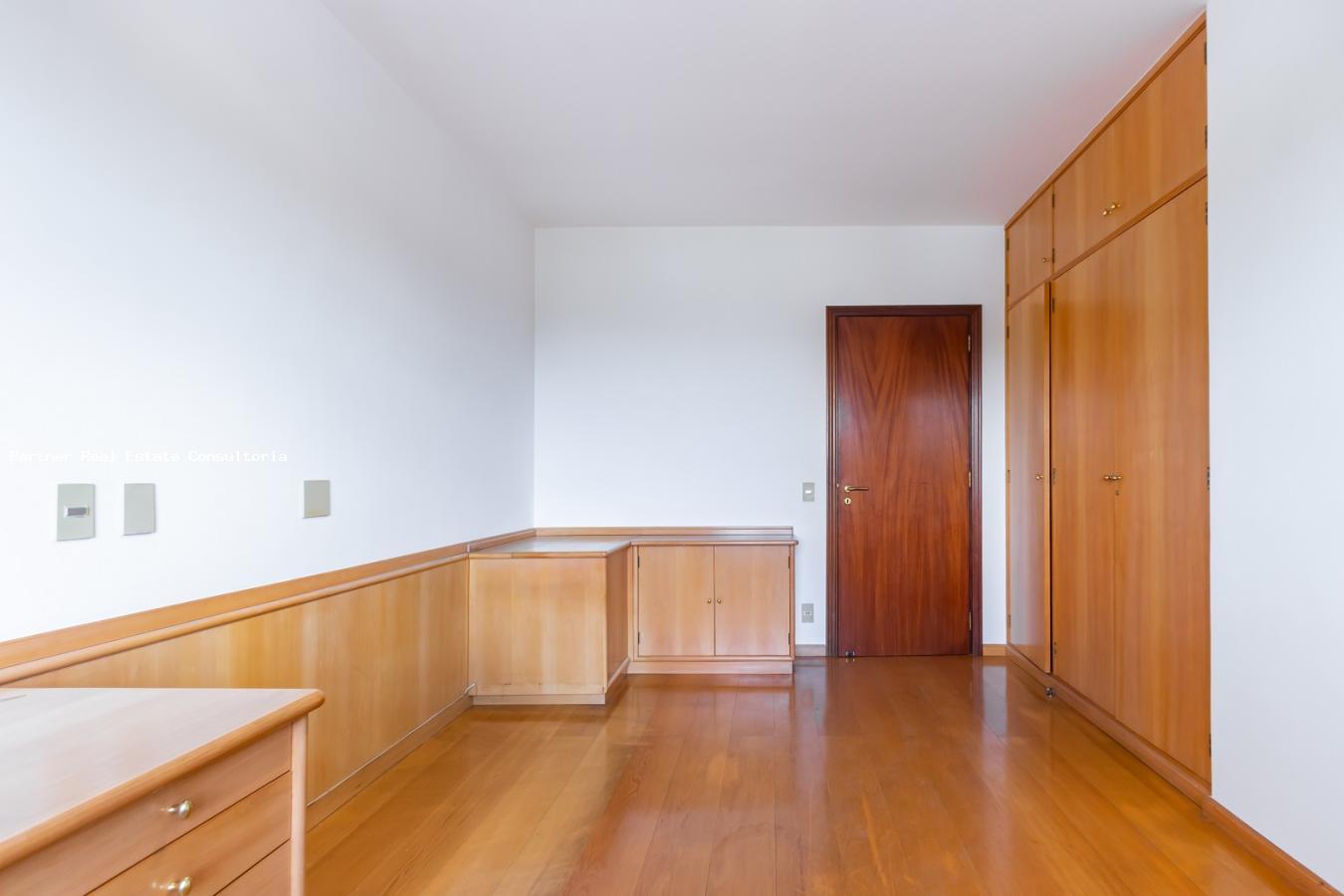 Apartamento à venda com 4 quartos, 353m² - Foto 17