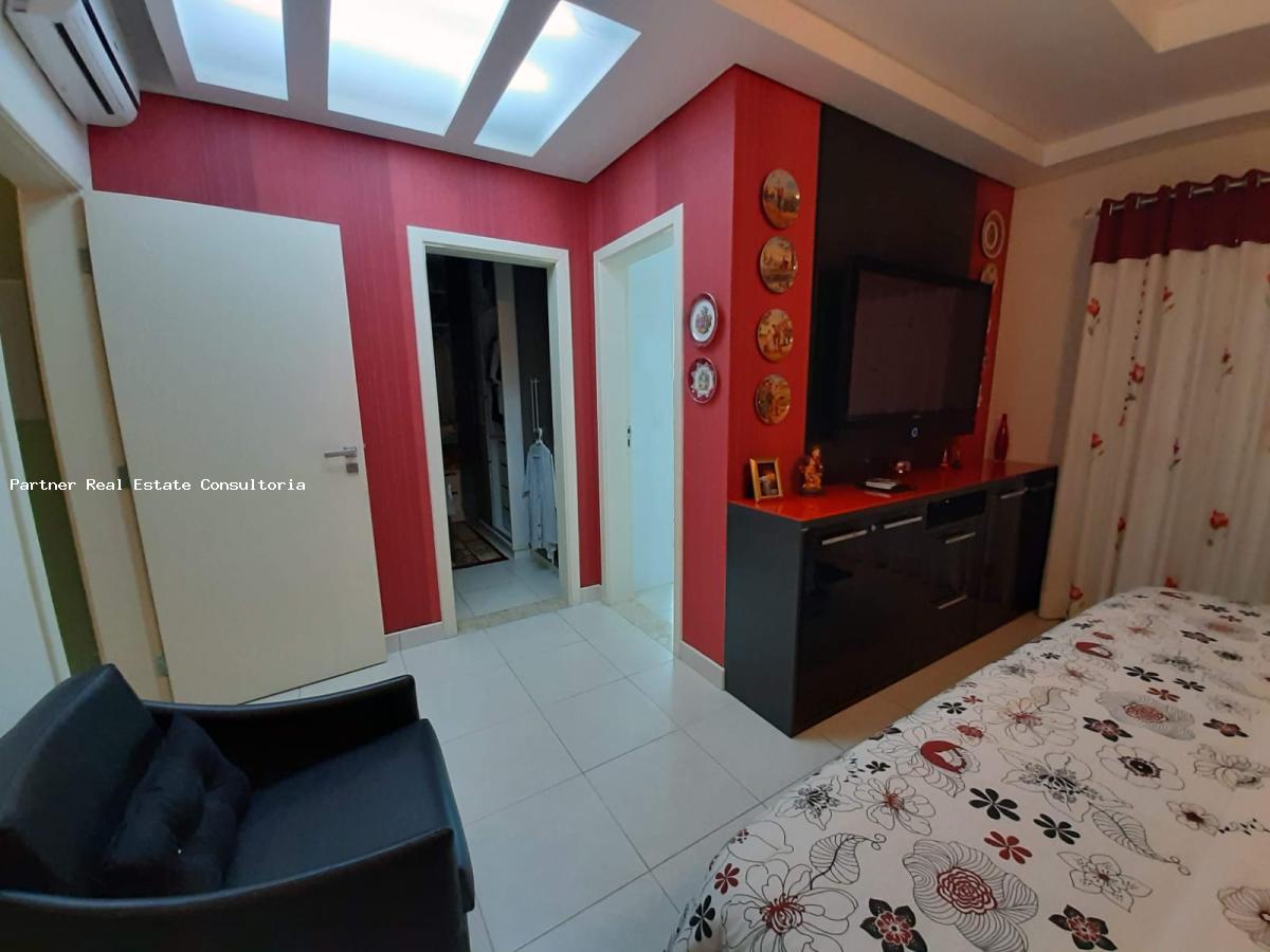 Casa de Condomínio à venda com 4 quartos, 360m² - Foto 3