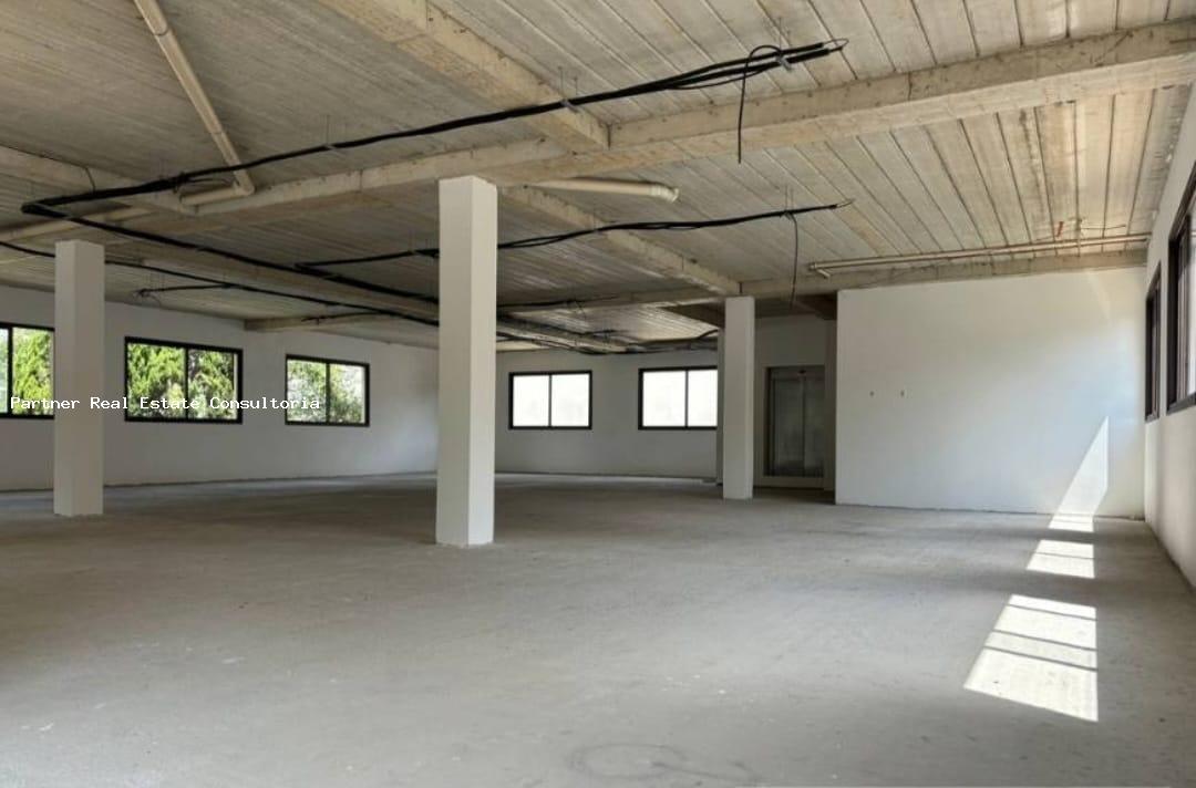 Casa à venda com 10 quartos, 1200m² - Foto 6