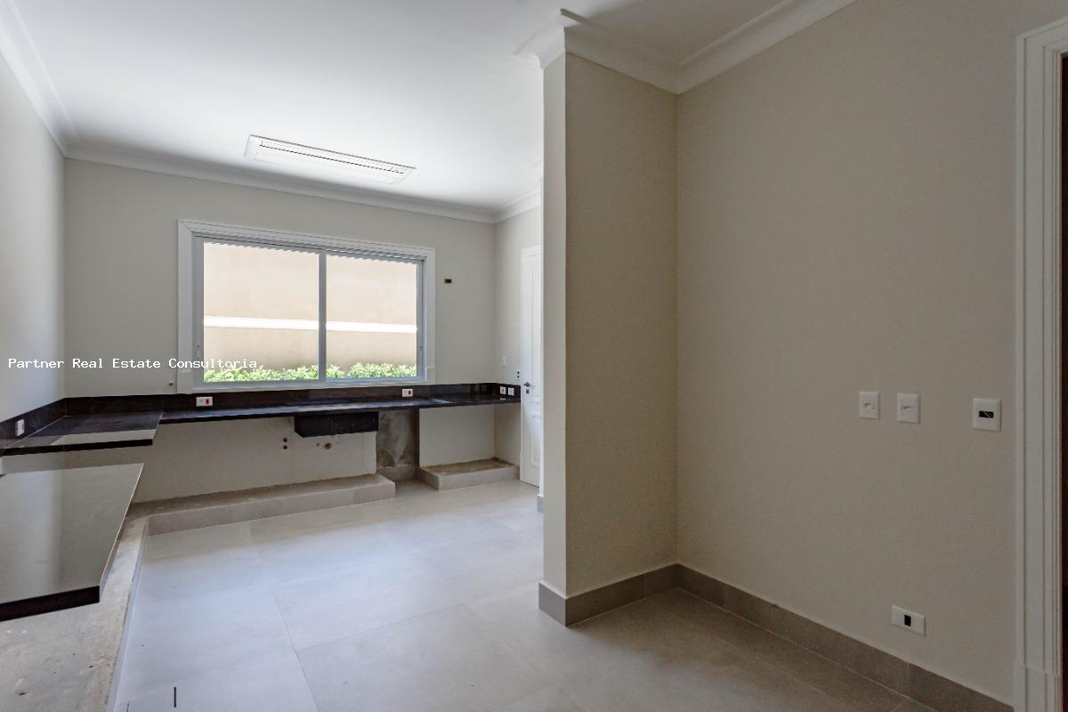 Casa à venda com 5 quartos, 1318m² - Foto 4