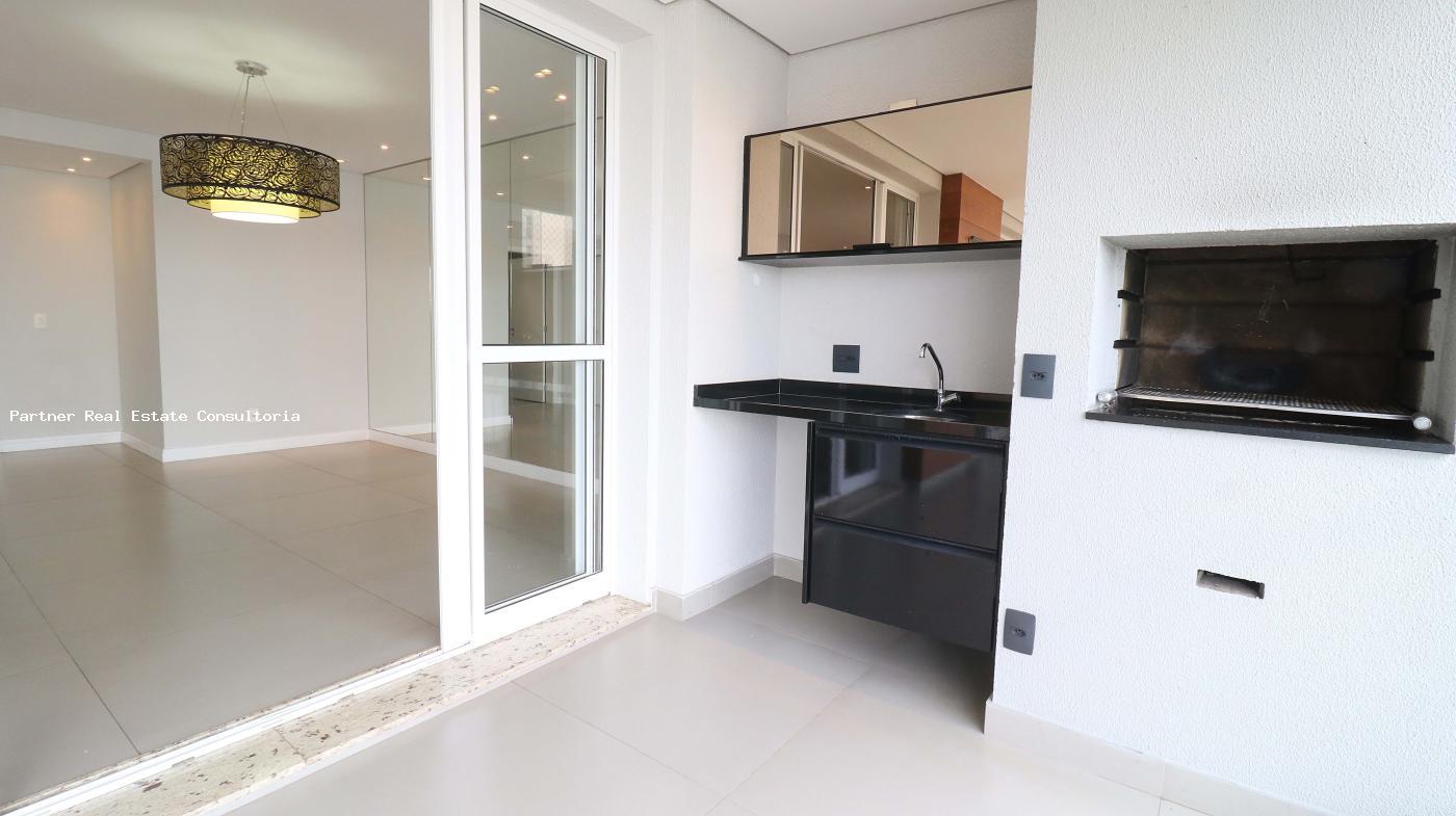 Apartamento à venda com 4 quartos, 223m² - Foto 9