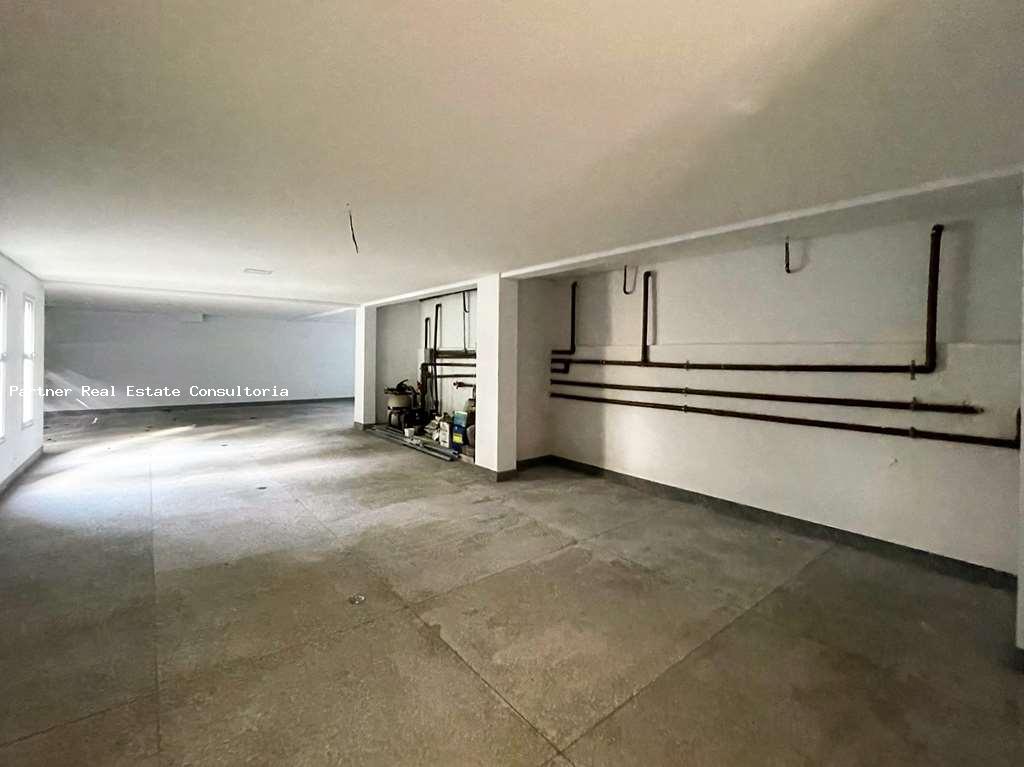 Casa à venda com 4 quartos, 1987m² - Foto 8