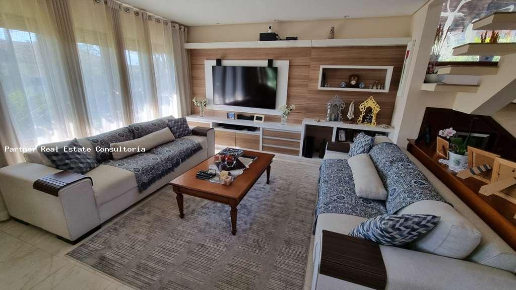 Casa à venda com 4 quartos, 600m² - Foto 7