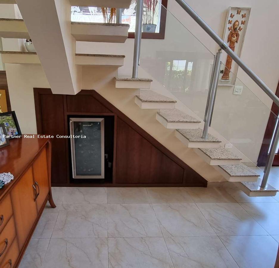 Casa à venda com 4 quartos, 600m² - Foto 11