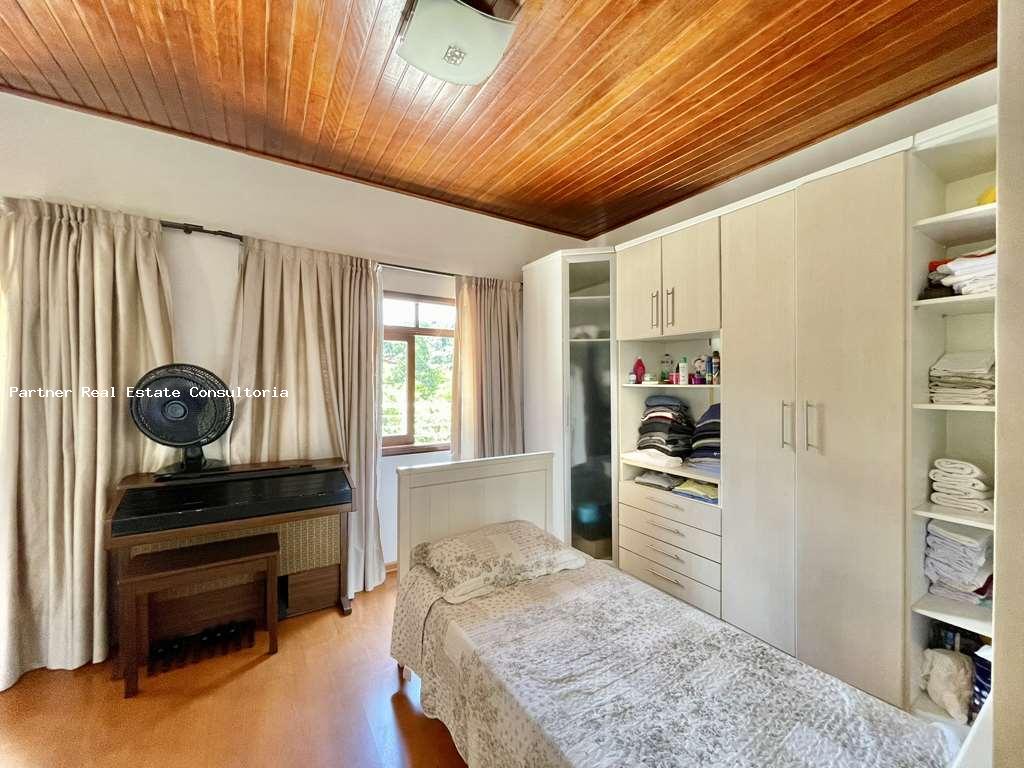 Casa à venda com 3 quartos, 1144m² - Foto 17