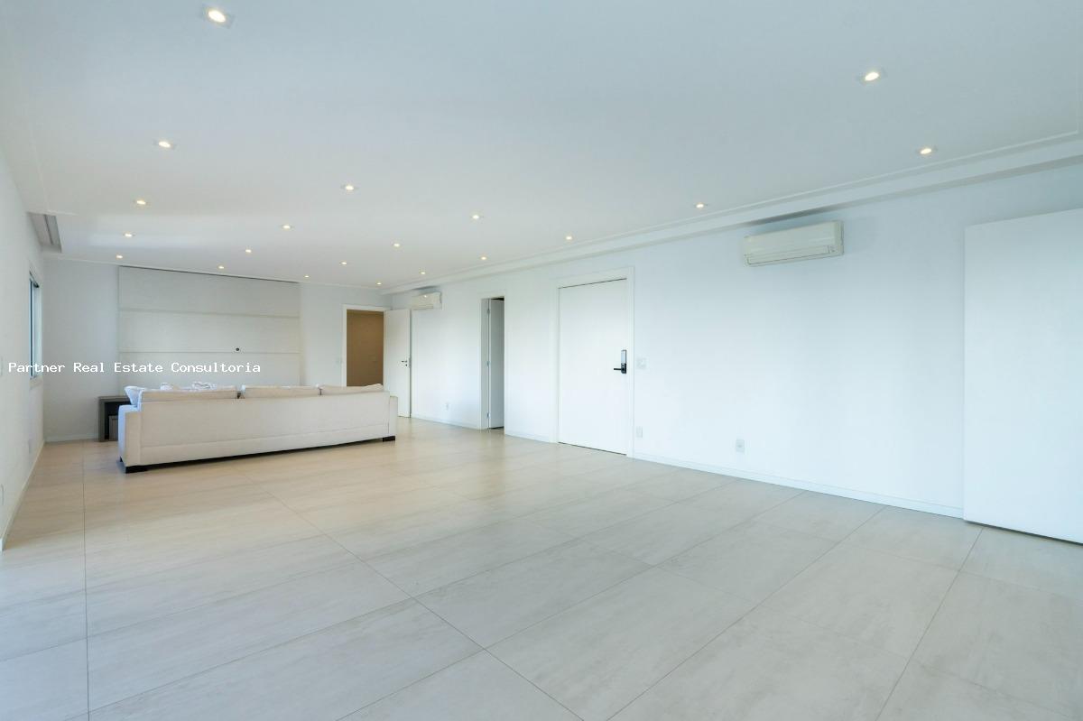 Apartamento à venda com 3 quartos, 236m² - Foto 1