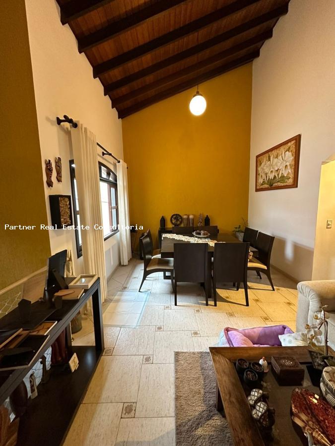 Casa à venda com 3 quartos, 250m² - Foto 9