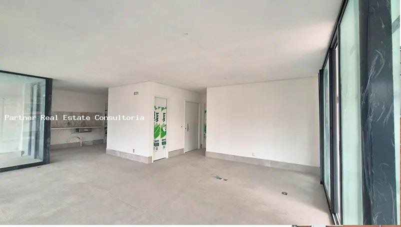 Apartamento à venda com 4 quartos, 230m² - Foto 1