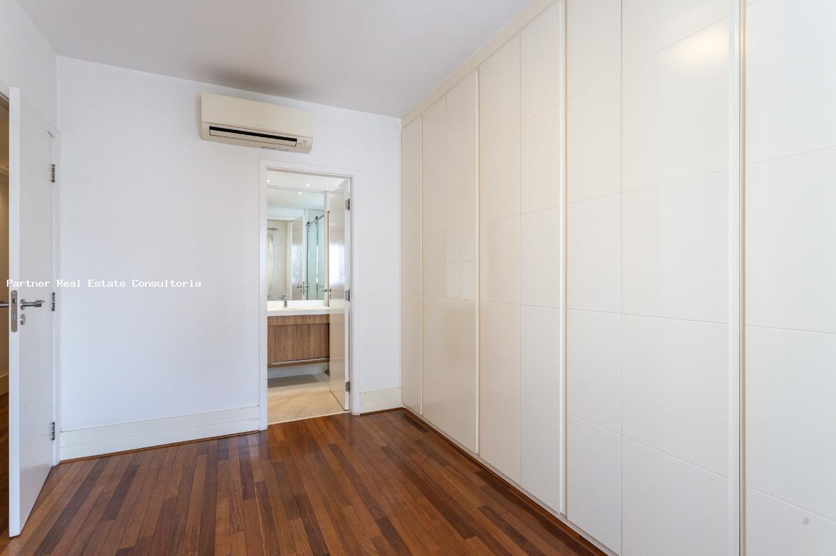 Apartamento à venda com 4 quartos, 222m² - Foto 14